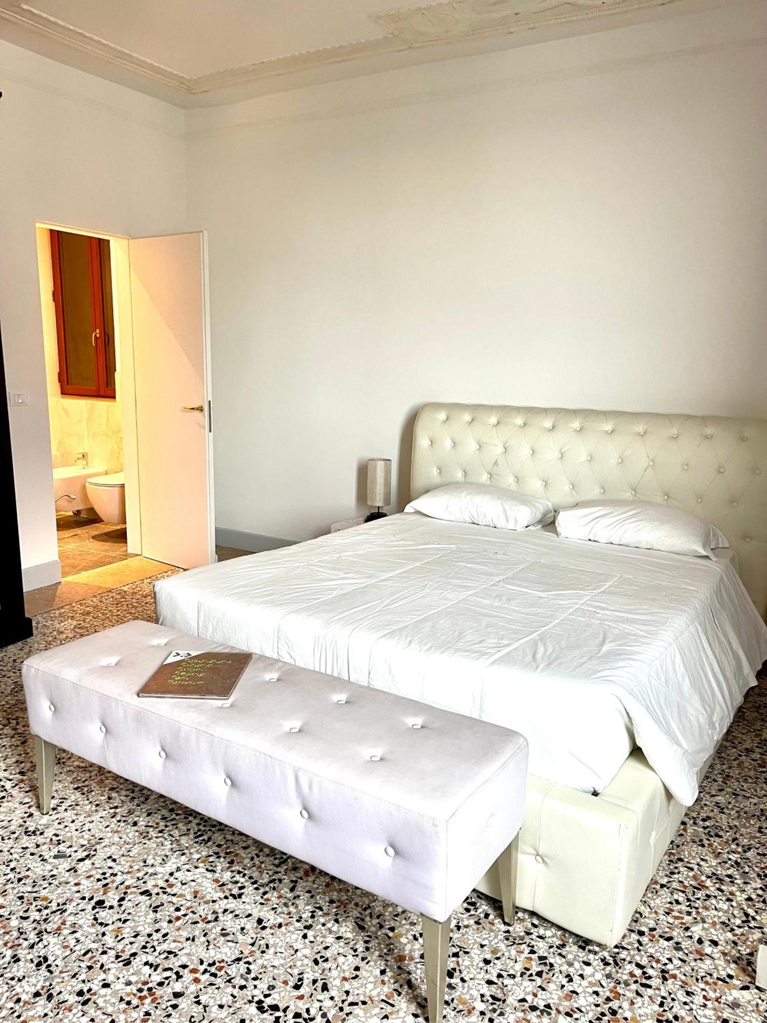 The B Collection - San Marco Riva Schiavoni Apartman Velence Kültér fotó