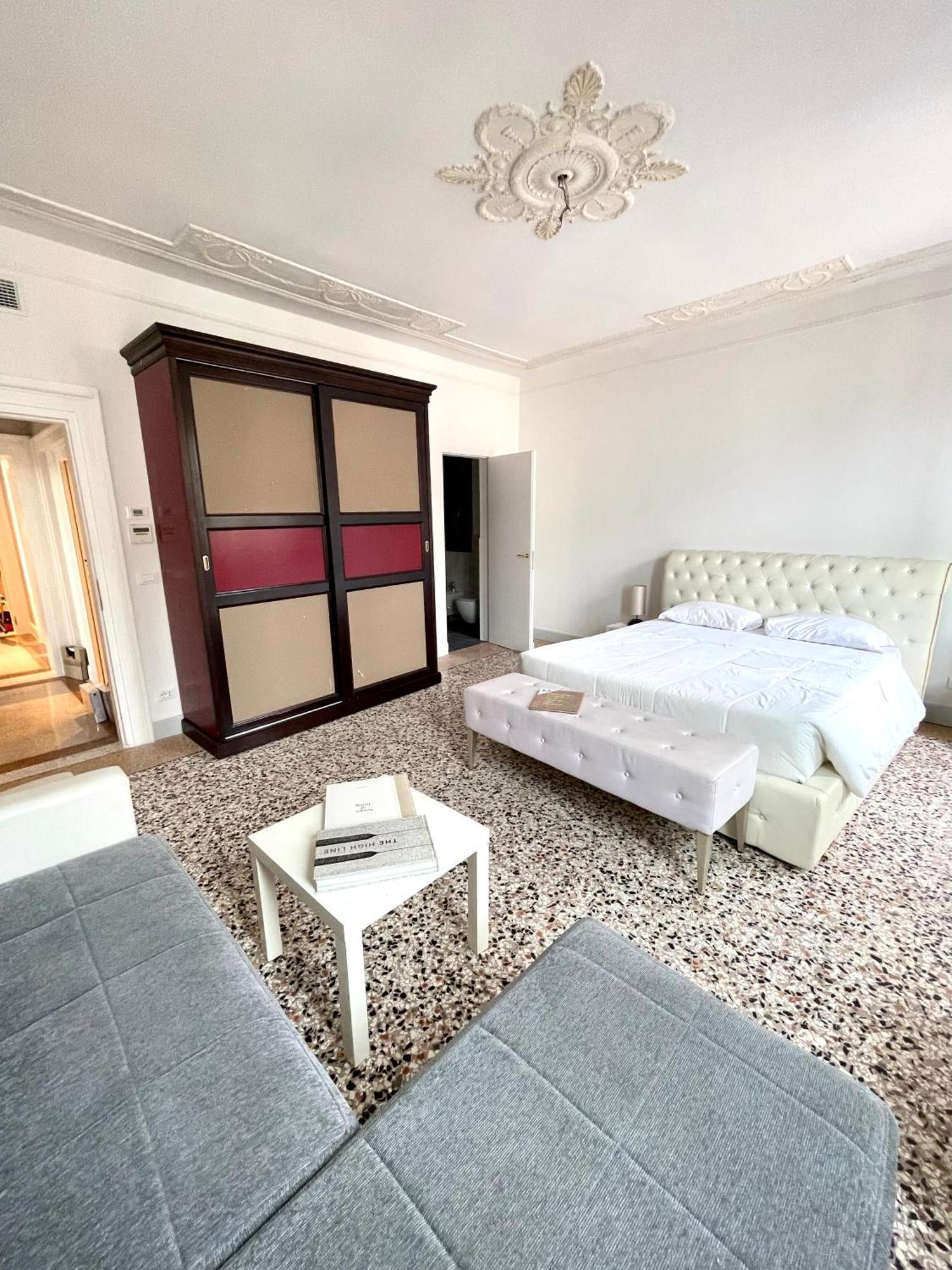 The B Collection - San Marco Riva Schiavoni Apartman Velence Kültér fotó